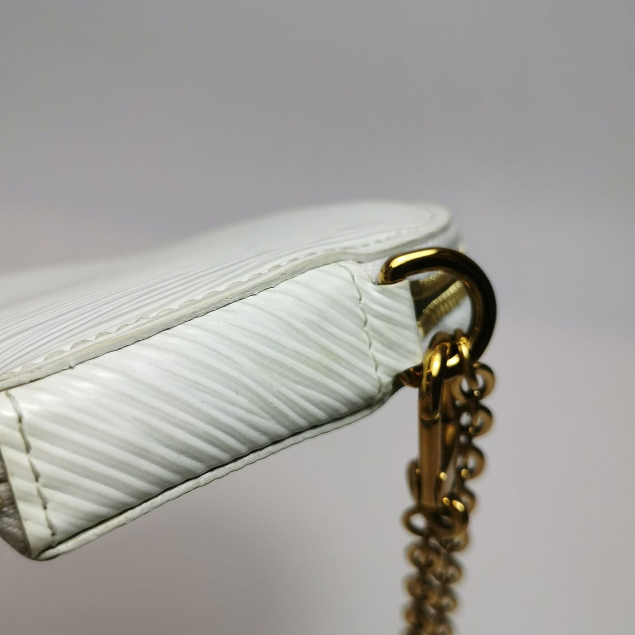 LOUIS VUITTON - PORTE CLE