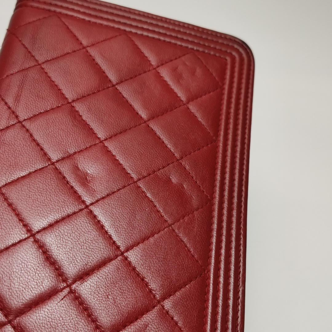 CHANEL - WALLET ON CHAIN BOY