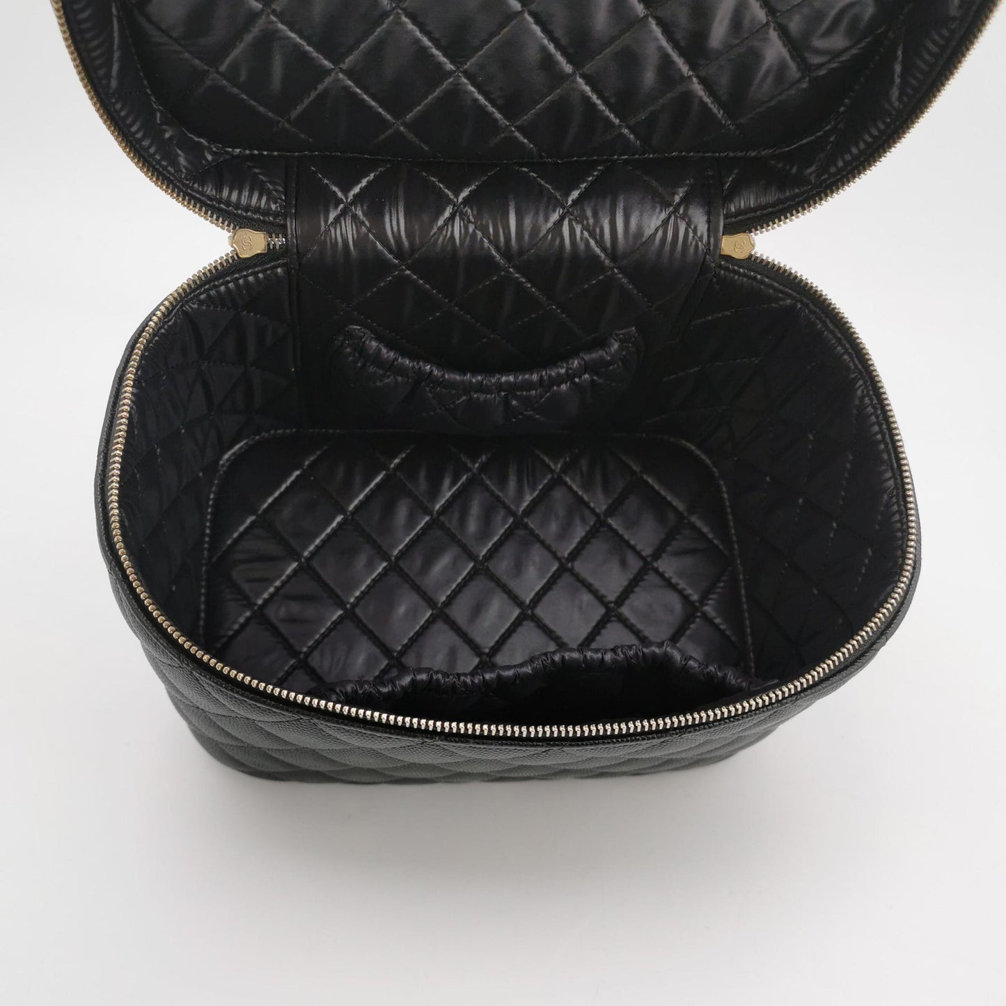 CHANEL - GRAND VANITY