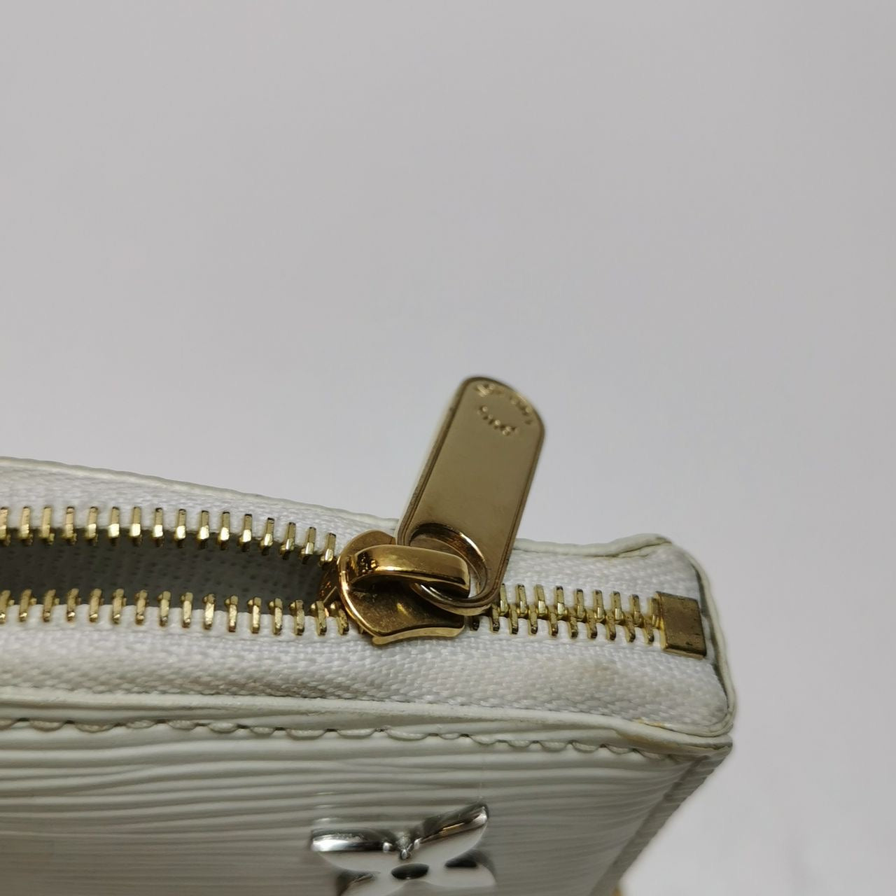 LOUIS VUITTON - PORTE CLE