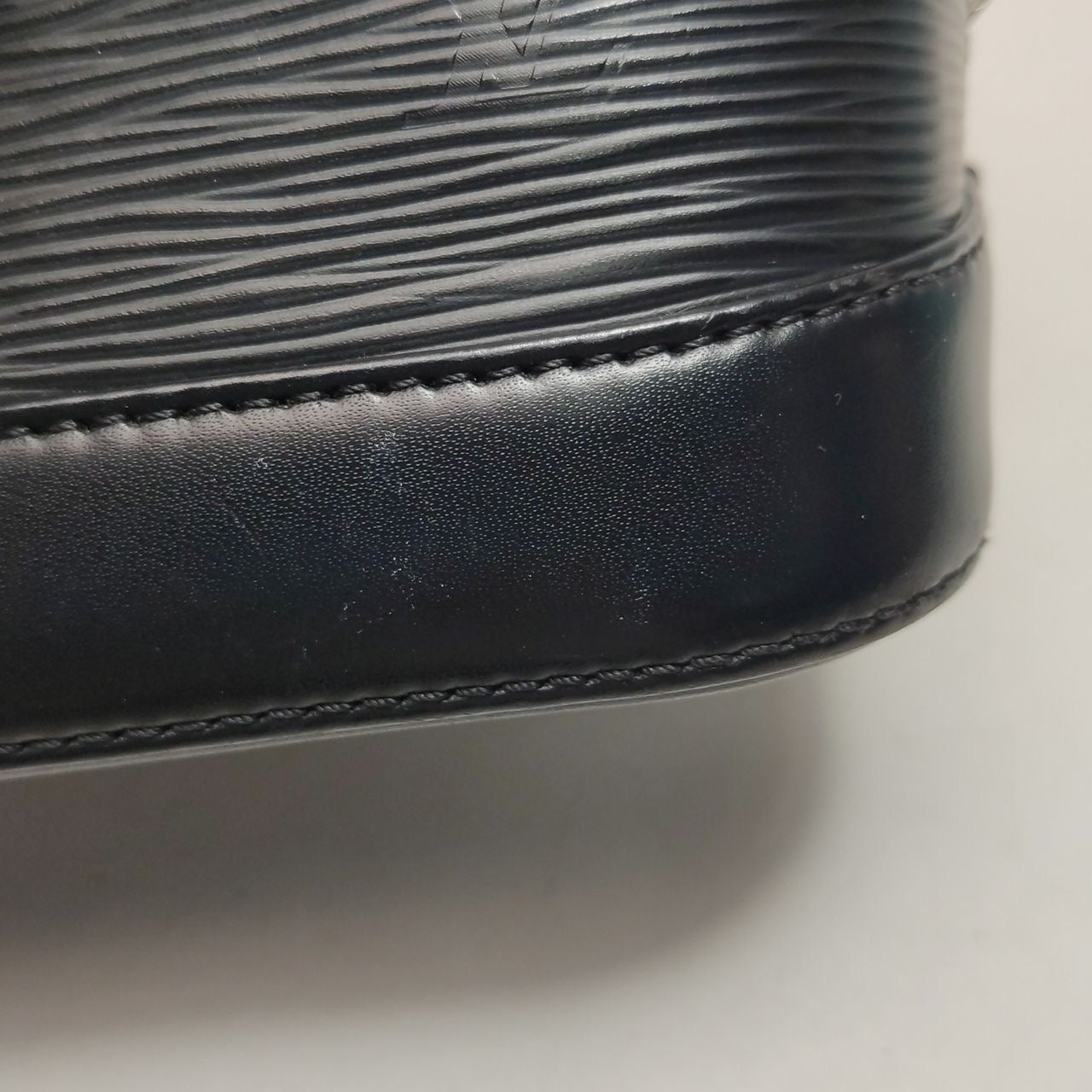 LOUIS VUITTON - BB ALMA