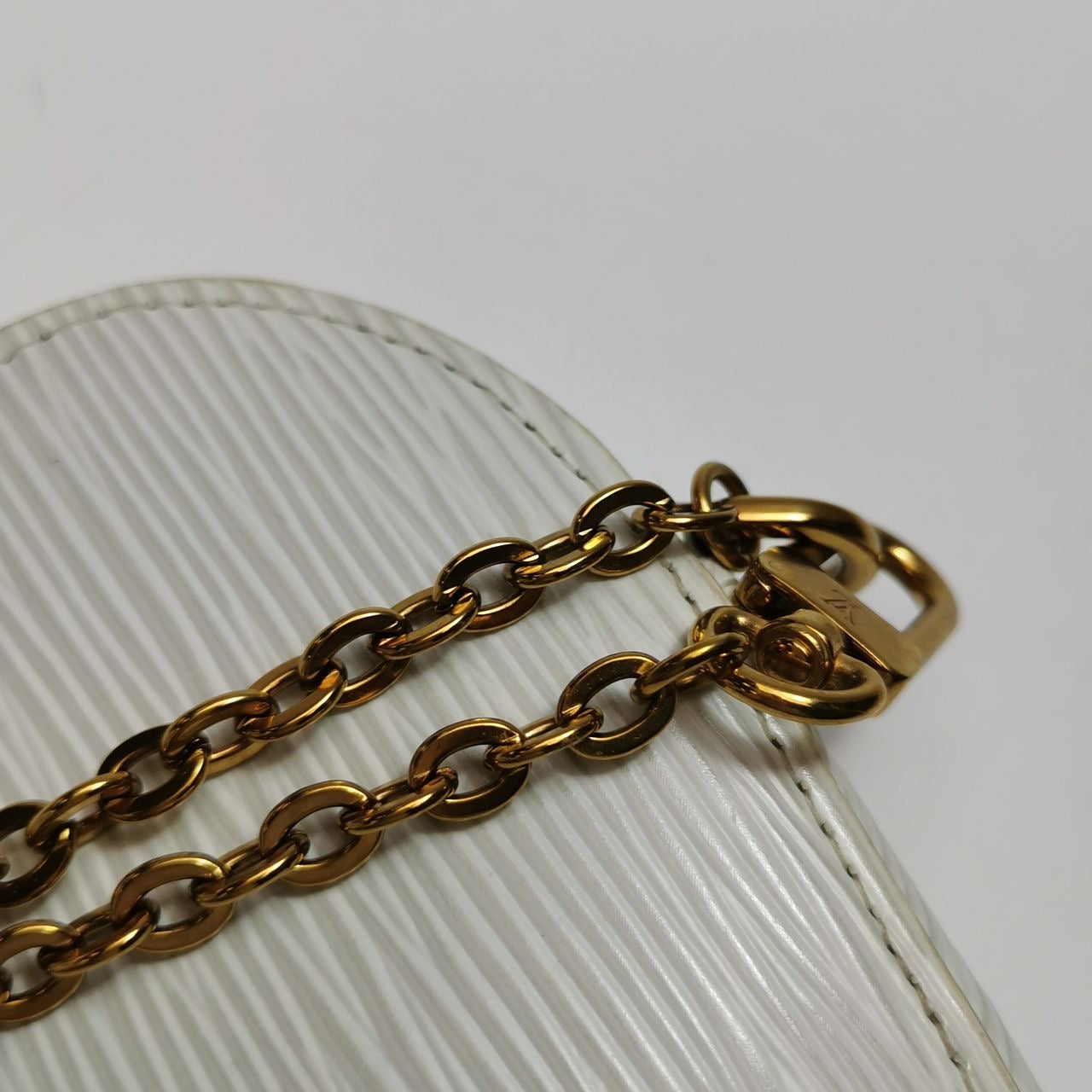LOUIS VUITTON - PORTE CLE