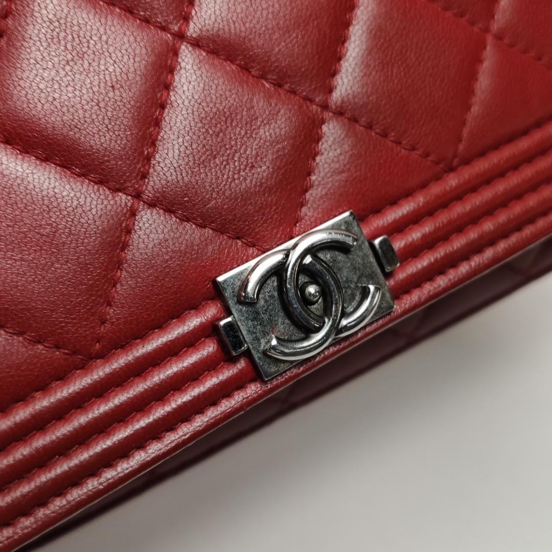 CHANEL - WALLET ON CHAIN BOY
